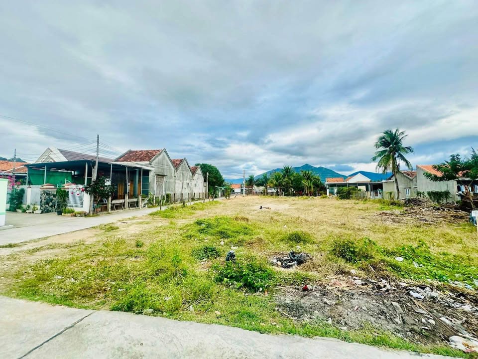 Đất thổ cư Vạn Ninh 125.4m² giá 870 triệu - Đường ô tô, thuận tiện ngay chợ và trường học!