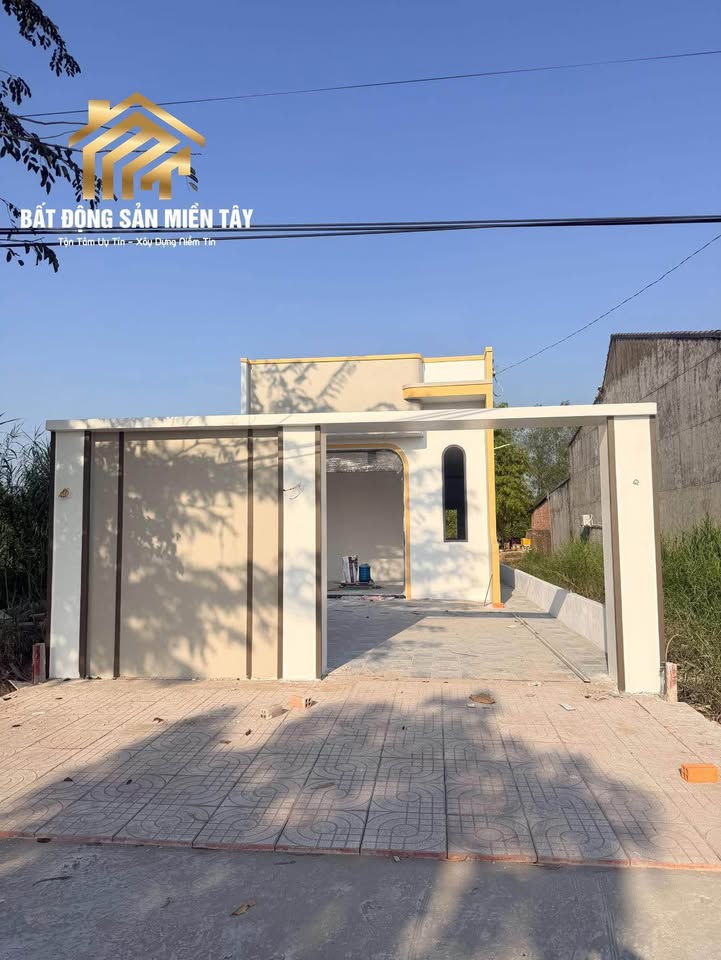 Nhà cấp 4 tại Tỉnh Lộ 910, Quận Bình Tân, 215m² - Giá chỉ 1.35 tỷ, sẵn sàng vào ở!