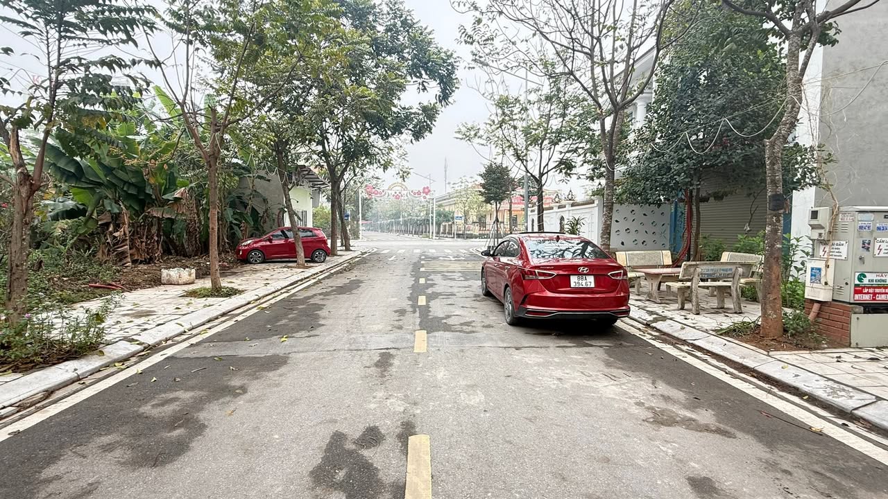 Đất nền KDC Tỉnh Uỷ Vĩnh Yên 100m² giá 3 tỷ - Vị trí đắc địa gần vườn hoa