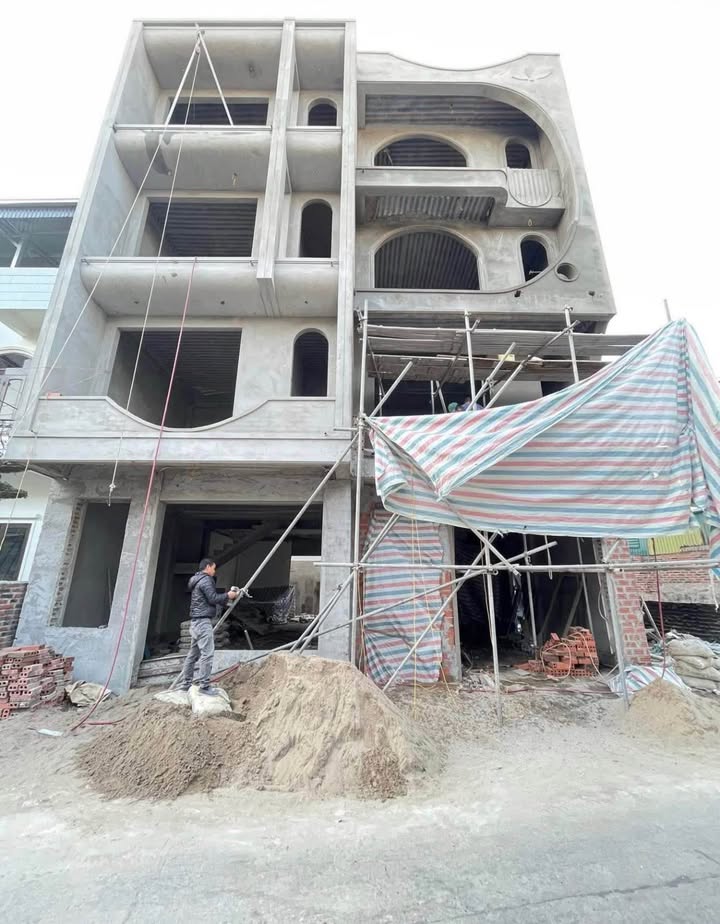 Nhà phố 4 tầng tại phường Cao Xanh, Hạ Long, 72m² - Hướng Đông Nam thoáng mát