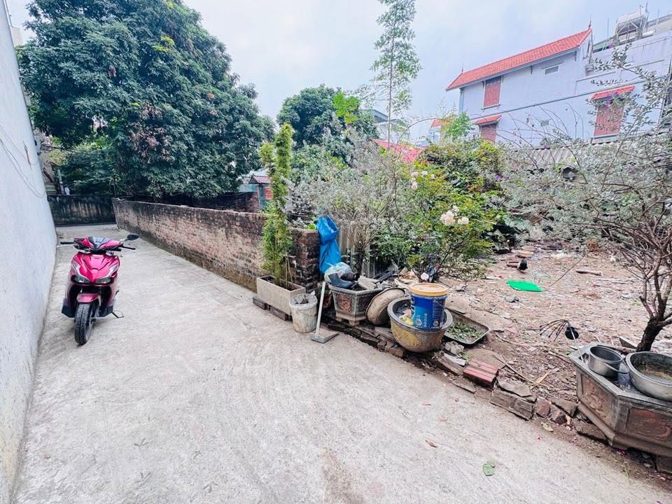 Đất nền Phố Phúc Lợi 40m² giá 6 tỷ - Vị trí đẹp, thuận tiện giao thông!