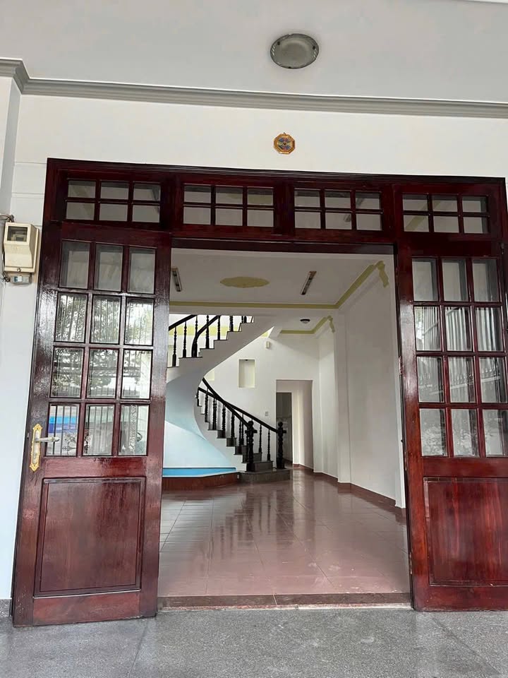 Nhà mặt tiền Nguyễn Thị Minh Khai, 117m² giá 6.9 tỷ - Chính chủ bán gấp!