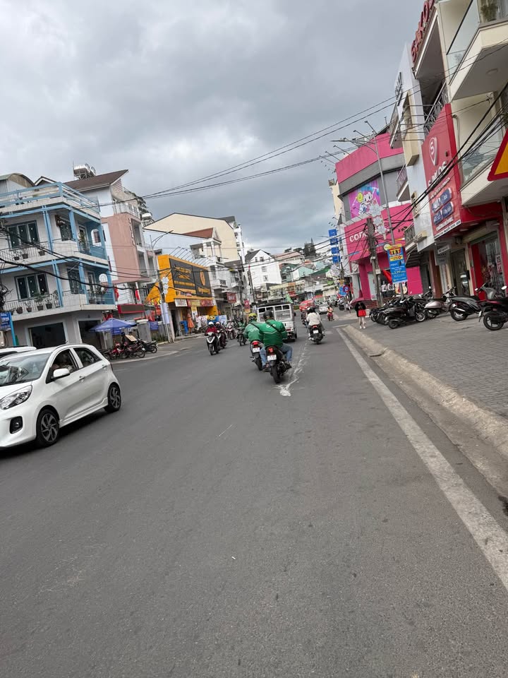 Bán nhà mặt tiền Phan Đình Phùng Đà Lạt 102m² giá 24 tỷ - Đầu tư sinh lời!