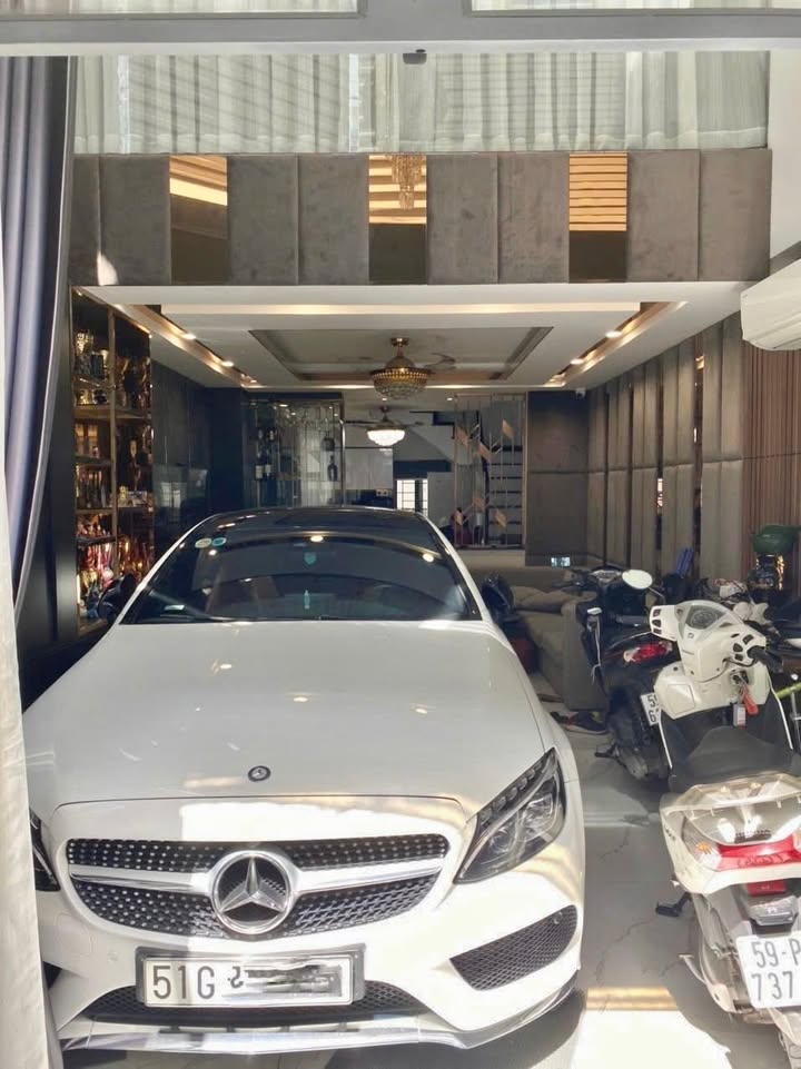 Nhà đẹp 5 tầng hẻm ô tô Phạm Văn Hai, 45m² giá 11 tỷ - Sẵn sàng vào ở ngay!