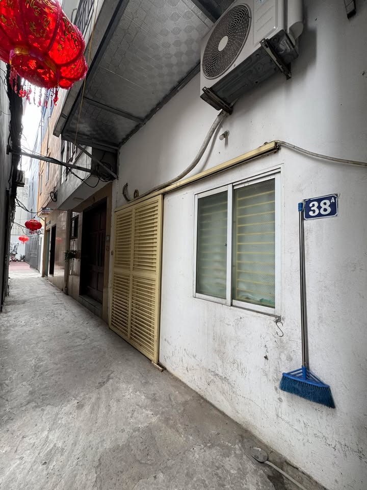 Nhà cấp 4 Thạch Bàn, Long Biên 30m² giá 4.8 tỷ - Diện tích hợp lý, sẵn sàng ở ngay!