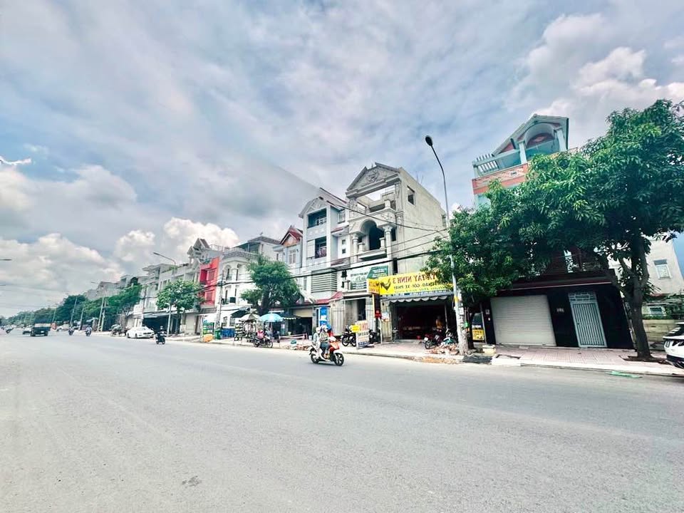 FrontHouse mặt tiền 30m Đường Lê Trọng Tấn, Quận Tân Phú - Chỉ 20 tỷ