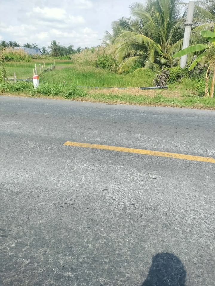 Đất nền mặt tiền Quốc lộ 1A, xã Phú Hưng, 869m², giá 1.15 tỷ - Cơ hội đầu tư hấp dẫn!