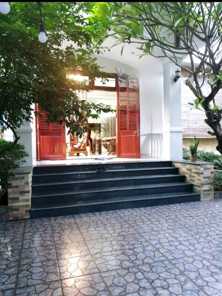 Nhà vườn Phường 9 Tuy Hoà 300m² giá 6.3 tỷ - Không gian sống lý tưởng!