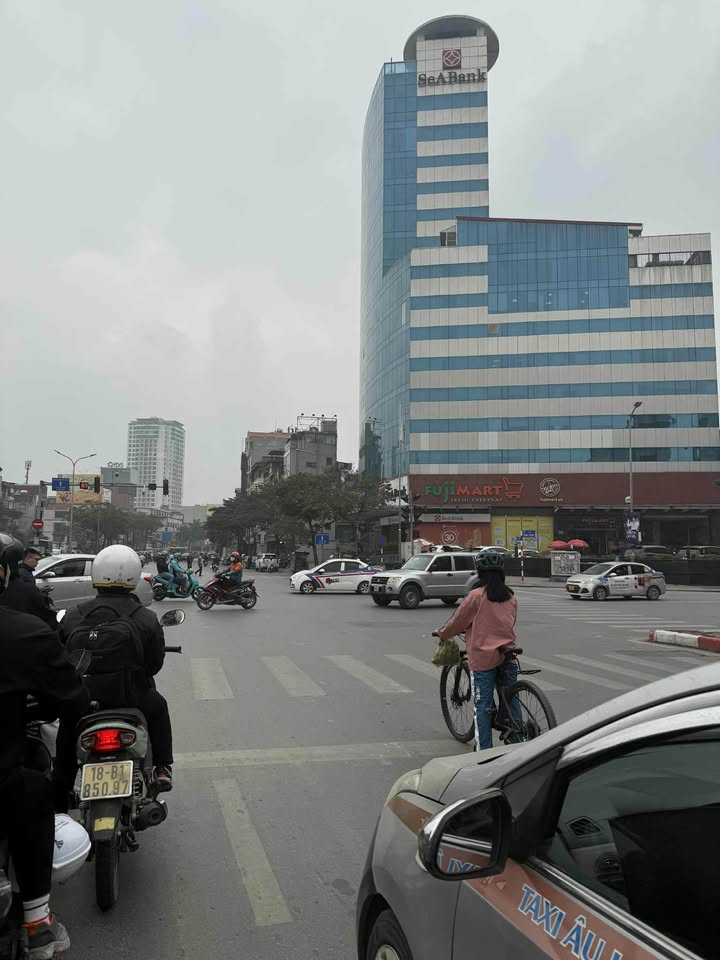 Nhà đẹp 6 tầng phố Tây Sơn, 66m² giá 14.2 tỷ - Dân trí cao, an toàn!