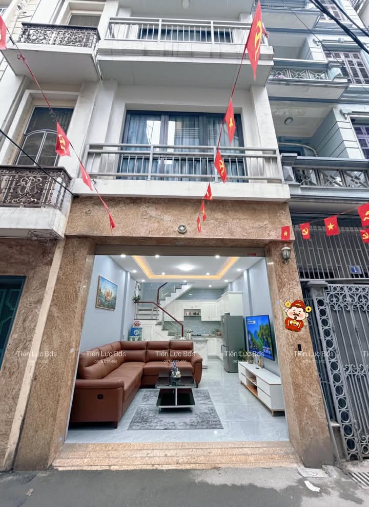 Nhà đẹp phố Hoàng Văn Thái, 38m² giá 14 tỷ - Sẵn sàng vào ở ngay!