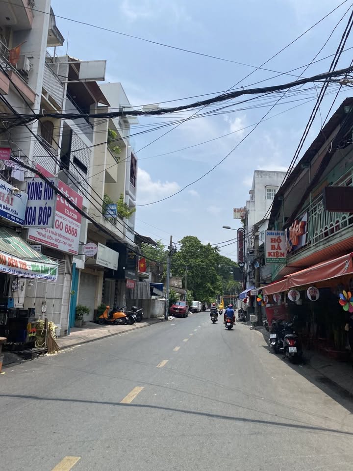 Nhà mặt tiền Hồ Bá Kiện Quận 10, 47m² giá 11.8 tỷ - Kinh doanh sinh lời ngay!