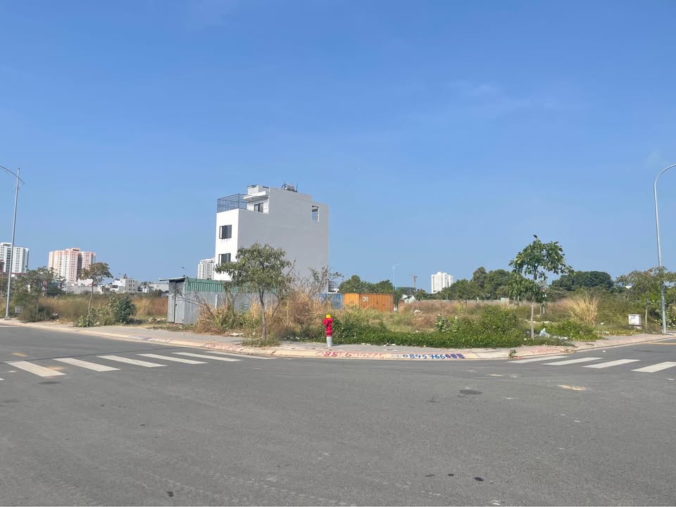 Đất nền lô góc TĐC Lưu Chí Hiếu - 93m² giá 9.6 tỷ - Cơ hội đầu tư hấp dẫn!