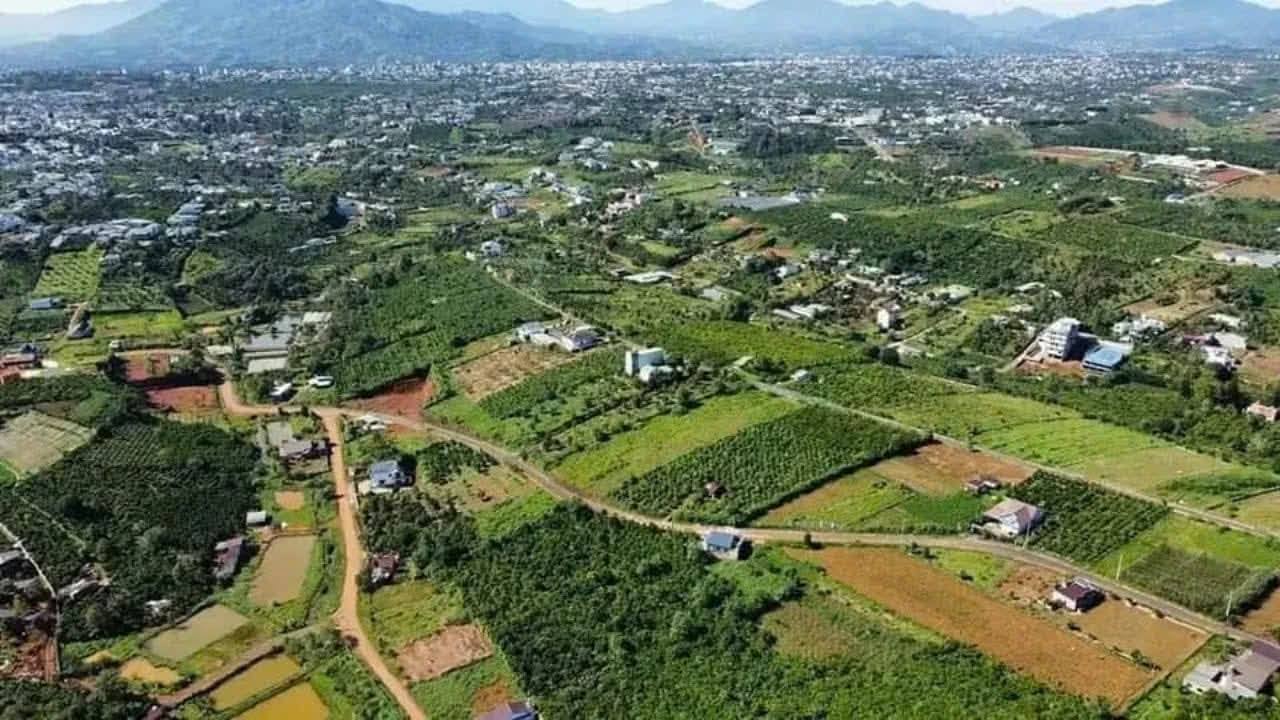 Đất nền Bảo Lộc 583m² giá 2.1 tỷ - Sổ đỏ chính chủ, view đẹp