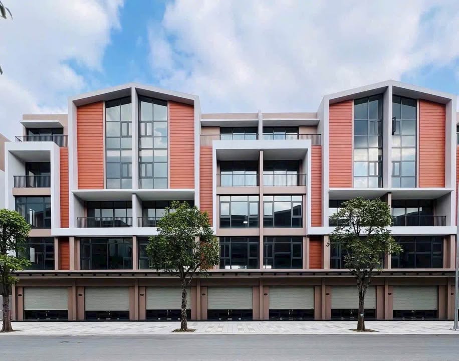 Shophouse Vinhomes OCP3 378m² giá 14,8 tỷ - Kinh doanh 2 mặt tiền đắc địa!