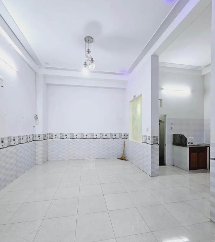 Nhà phố 2 tầng Trần Hưng Đạo, Quy Nhơn 50m² giá 2 tỷ - Vị trí trung tâm thuận tiện!