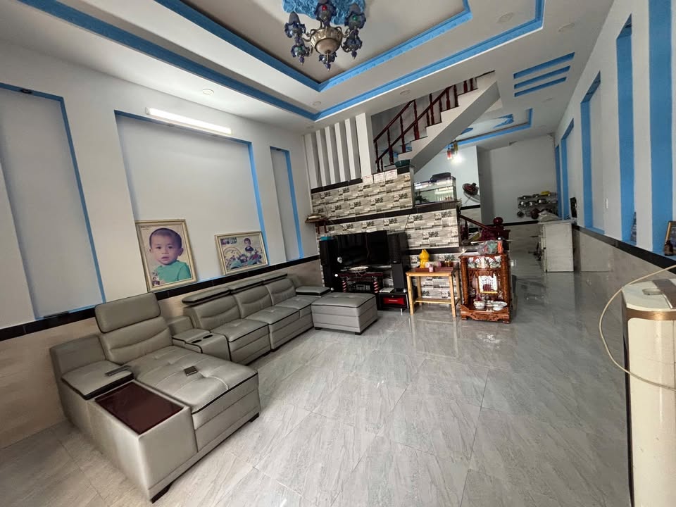 Nhà mặt tiền chợ Tân Bình, Dĩ An, 74m² giá 3.9 tỷ - Đầu tư sinh lời ngay!