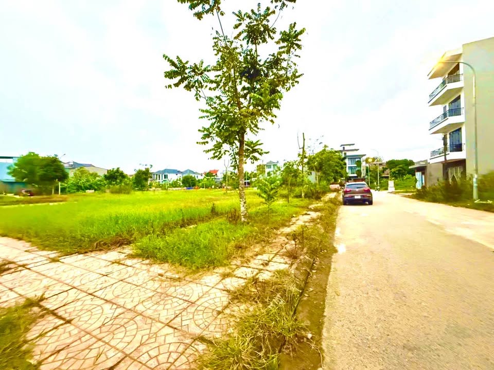 Đất nền Phường Đa Mai, Bắc Giang 90m² giá 3 tỷ - View khuôn viên siêu đẹp!