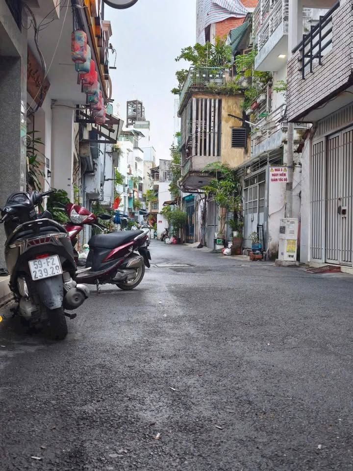 Nhà bán Phường 10 Quận Phú Nhuận 58m² giá 12.7 tỷ - Khu vực VIP an ninh!