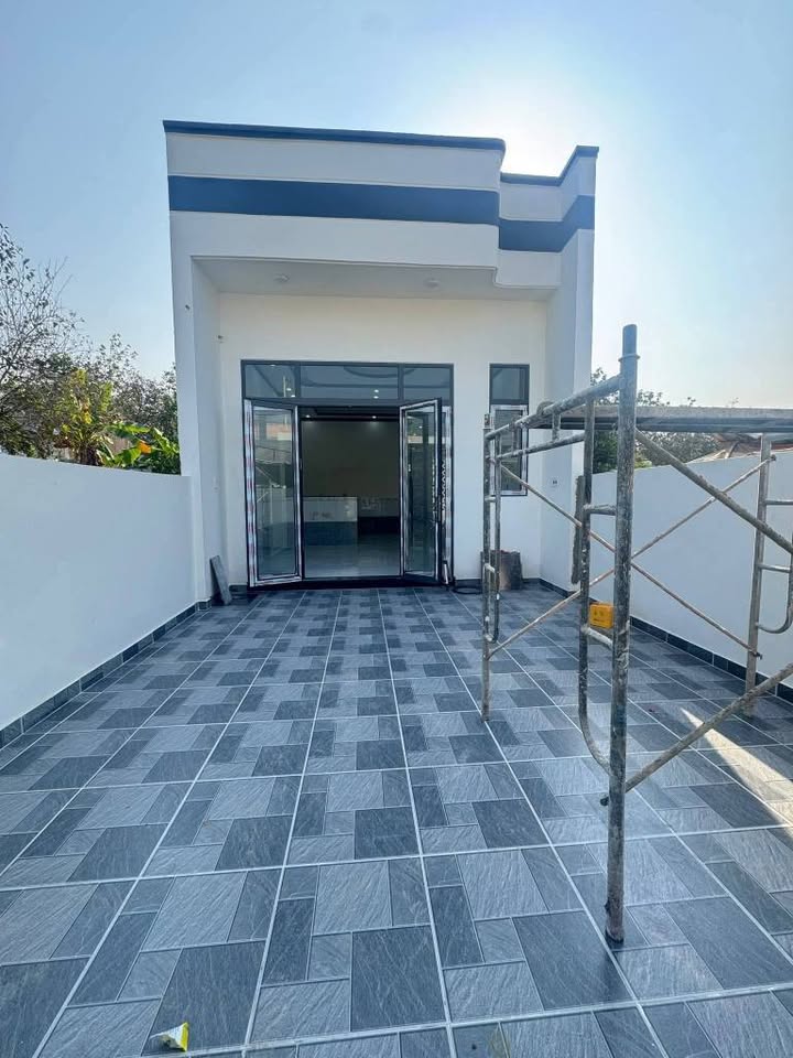 Nhà phố Tân Định, Bến Cát 150m² giá 1.7 tỷ - Sẵn sàng nhận nhà!