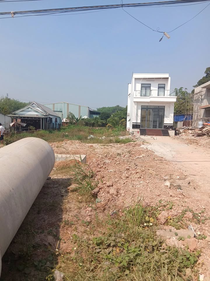 Bán nhà mặt tiền ĐT 748, Phường An Điền, 600m² giá 5.5 tỷ - Đường rộng, vị trí kinh doanh sầm uất!