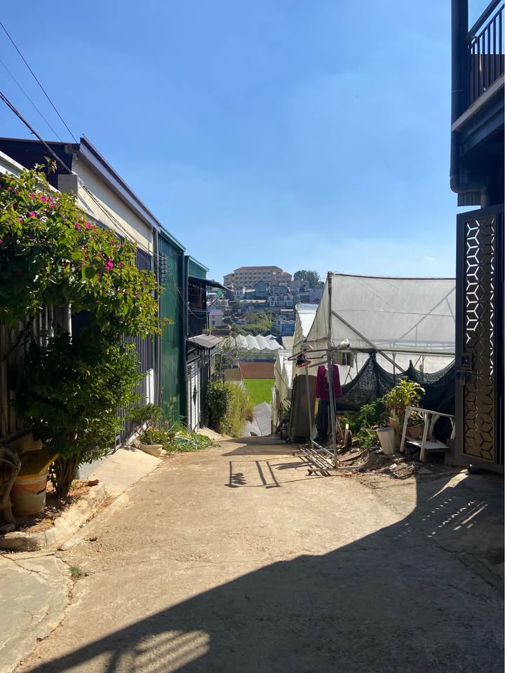 Đất nền Huyện Tuy Đức 300m² giá 6.5 tỷ - Sổ đỏ chính chủ, đường ô tô