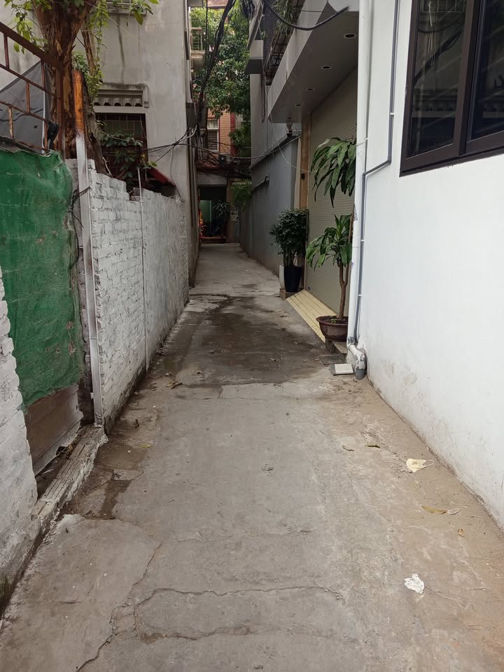 Nhà nguyên căn 42m² ngõ 30 Ngọc Thụy Long Biên giá 9 triệu - Sẵn sàng vào ở ngay!