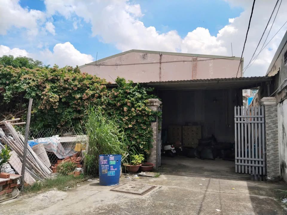 Kho xưởng Phường Hiệp Thành Quận 12 848m² giá 26.5 tỷ - Hạ tầng hoàn chỉnh, dân cư sầm uất!