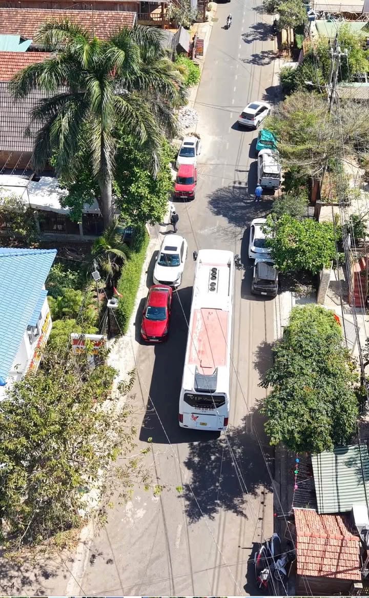 FrontHouse 2 mặt tiền Trịnh Công Sơn 166.4m² giá 16.5 tỷ - Đầu tư sinh lời ngay!