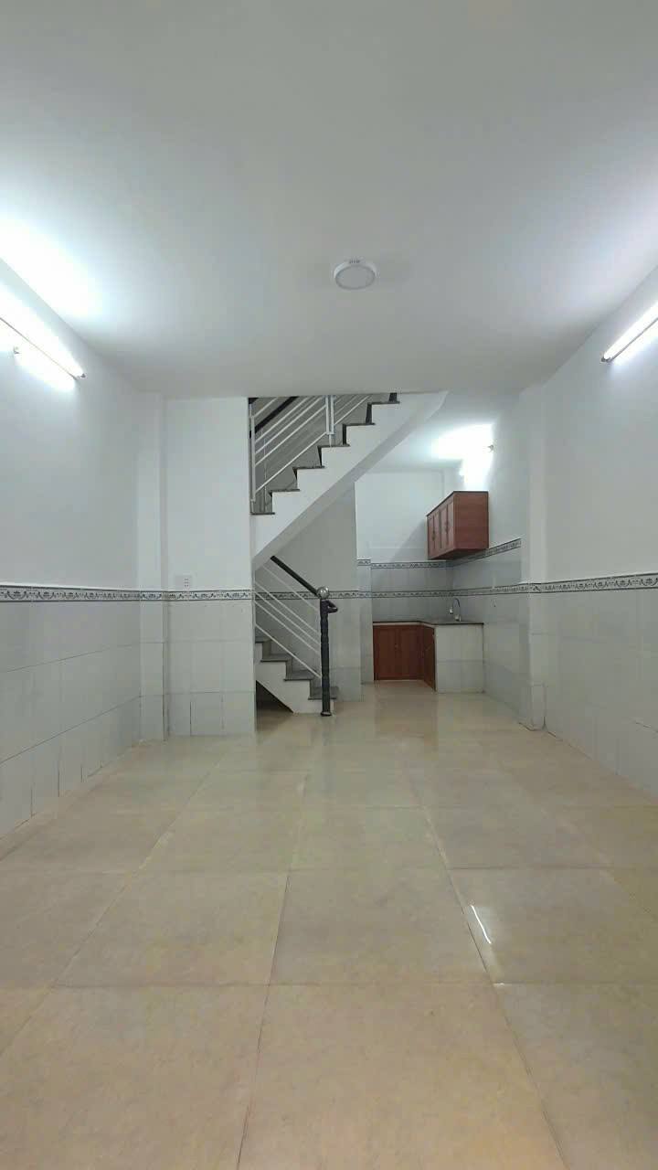 Nhà 2 tầng đường Âu Dương Lân, quận 8, giá 2 tỷ - Hỗ trợ vay ngân hàng!