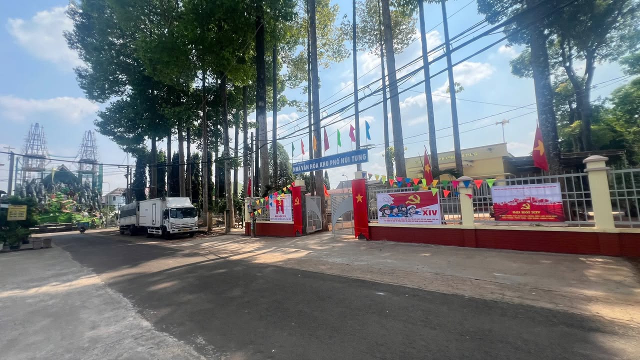 Nhà riêng tại Nhà Thờ Núi Tung, Long Khánh 140m² - Chính chủ bán gấp!