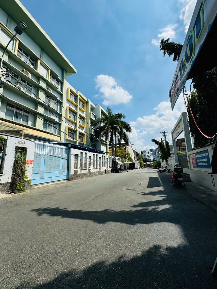 Nhà riêng quận 4, 45m² giá 5.5 tỷ - Gần Copac Square, tiện ích đầy đủ!