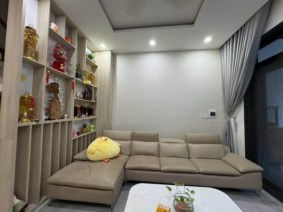 Nhà 4 tầng Hải Châu Đà Nẵng 90m² giá 9.8 tỷ - Chính chủ bán gấp!