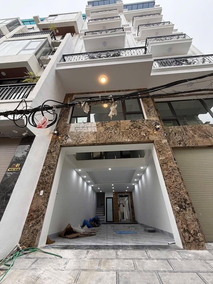 Nhà phố Bát Khối Long Biên 51m² giá 15,5 tỷ - Thiết kế 7 tầng thang máy tiện nghi!