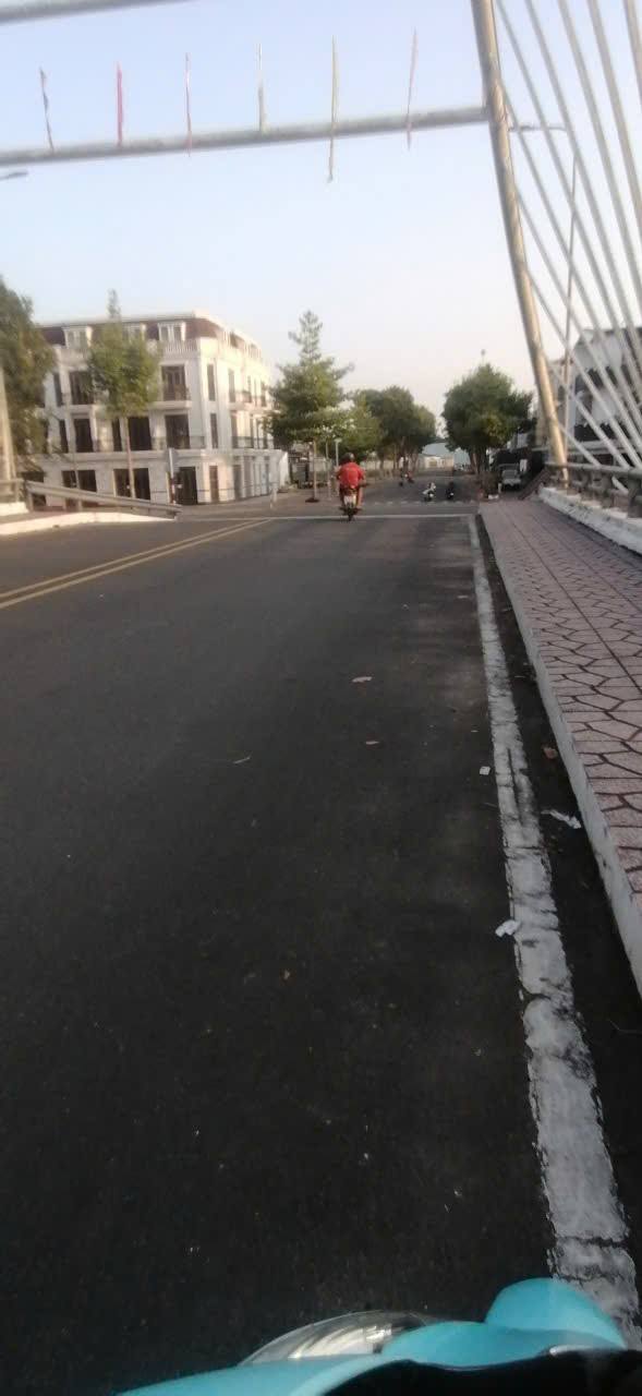 Nhà phố KĐT 5A Sóc Trăng 105m² giá 4 tỷ - Chuyển công tác cần bán gấp!