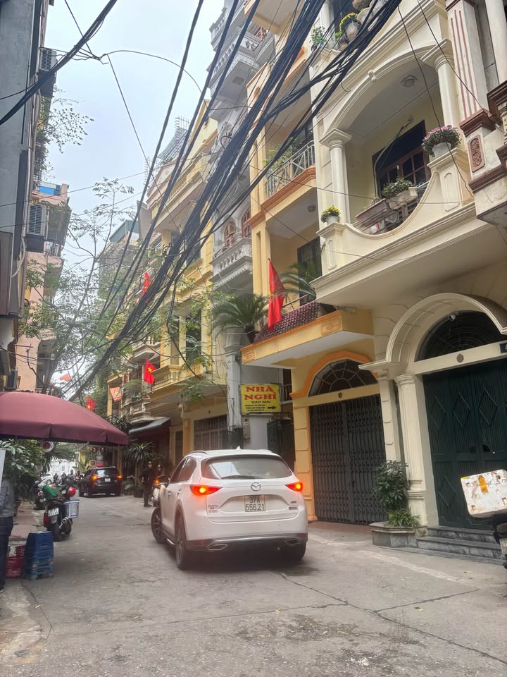 Nhà phố Võ Chí Công, Tây Hồ 43m² giá 13 tỷ - Sẵn sàng vào ở ngay!