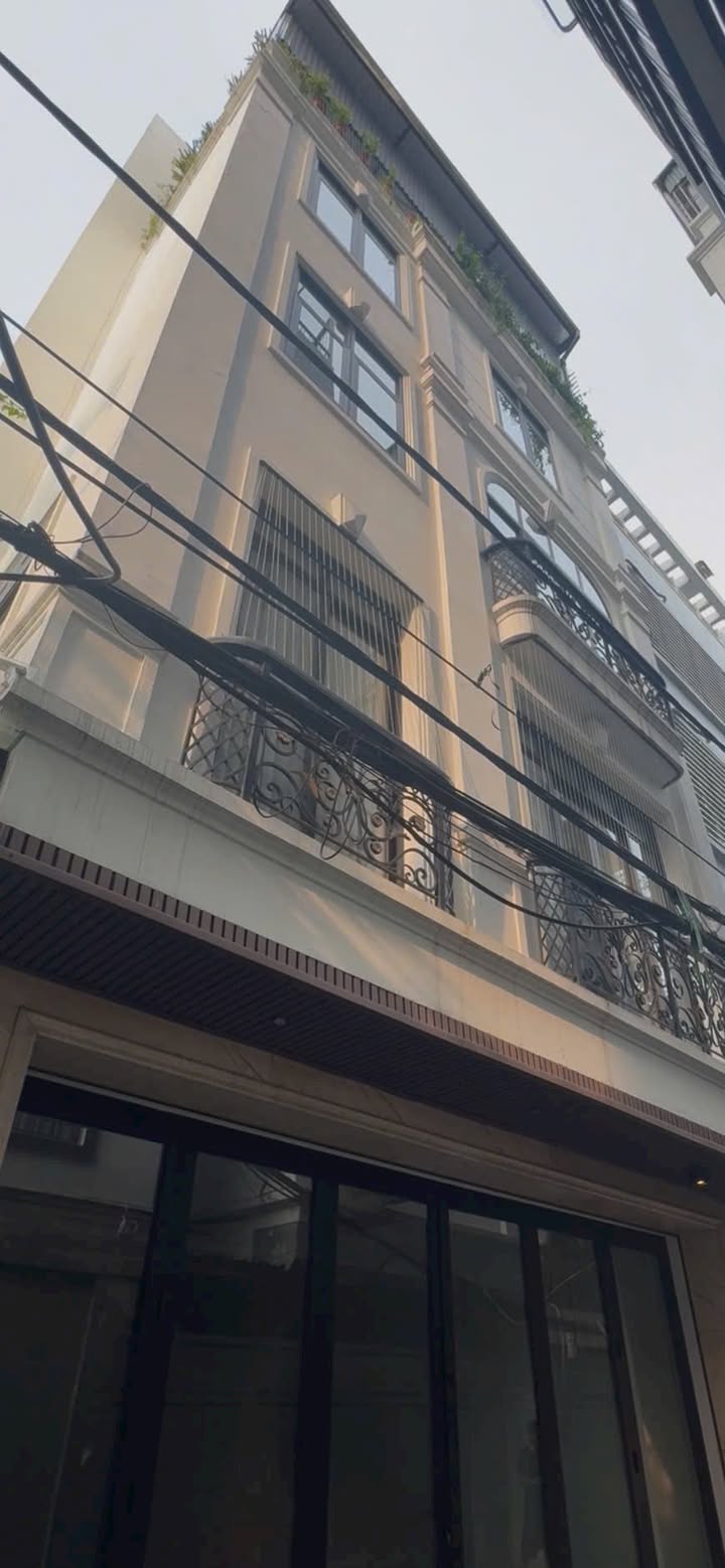 Nhà đẹp Ngọc Thụy 39m² giá 10 tỷ - Thiết kế hiện đại, ô tô cách 5m!