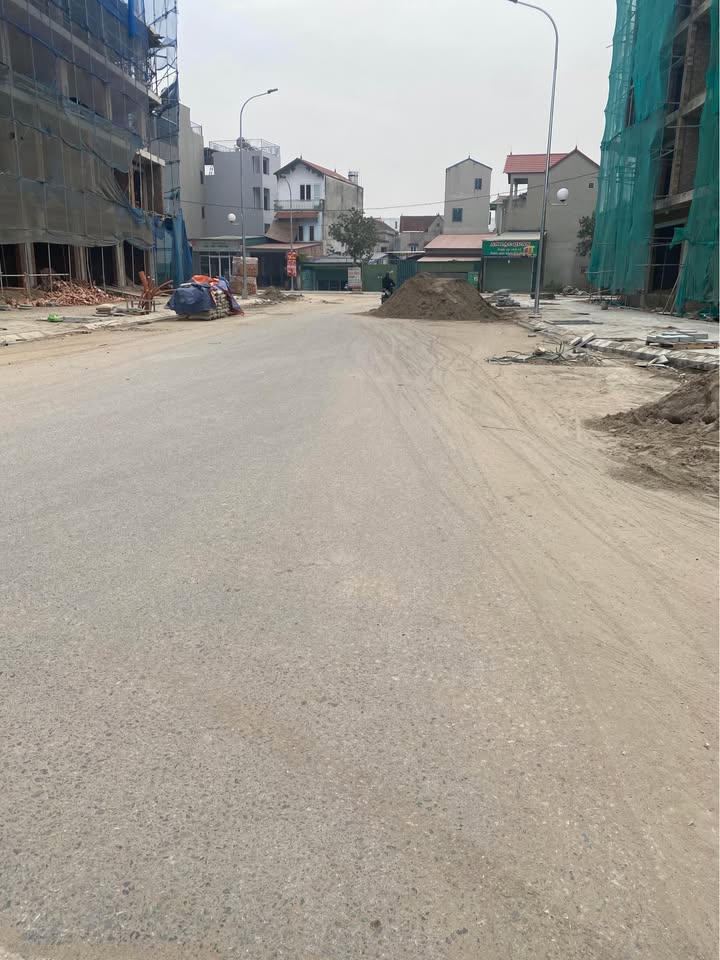 Mặt tiền kinh doanh Nguyễn Mậu Tài, Gia Lâm, 144m² giá 26.5 tỷ - Dòng tiền ổn định