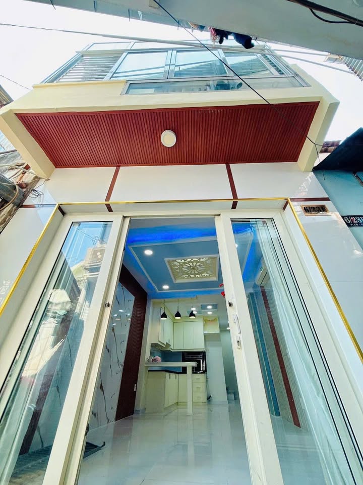 Nhà bán quận 8, 30m² giá 3.48 tỷ - Sẵn sàng vào ở ngay!