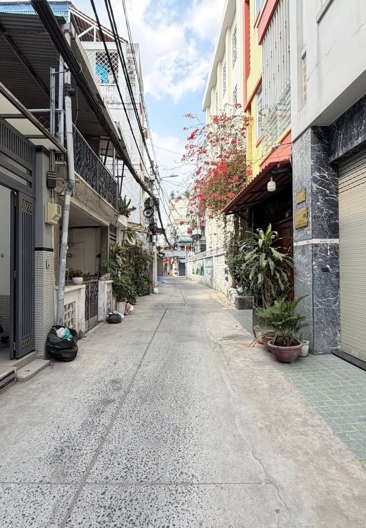 Nhà phố 2 tầng đường Nguyễn Đình Chính, Phú Nhuận 44m² giá 7.75 tỷ - Ô tô tới cửa