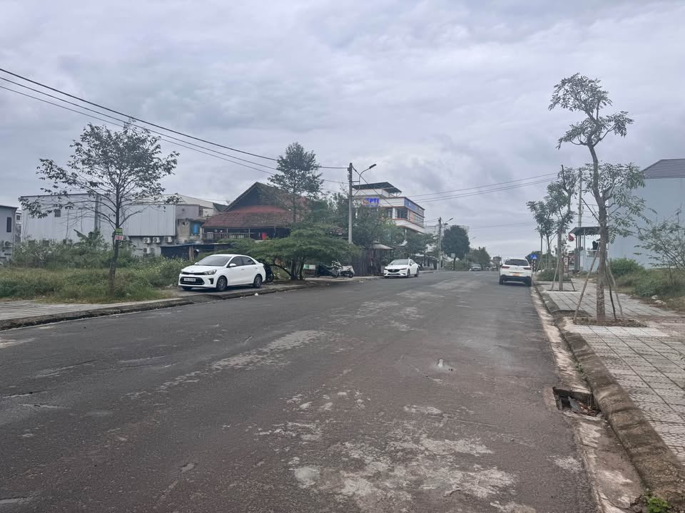 Đất nền KQH Bàu Vá - Điện Biên Phủ 110m² giá 4 tỷ - Sổ hồng chính chủ!