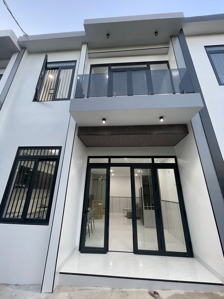Nhà phố đẹp tại Cam Lộc, Cam Ranh 98m² giá 2.6 tỷ - Sẵn sàng đón Tết!