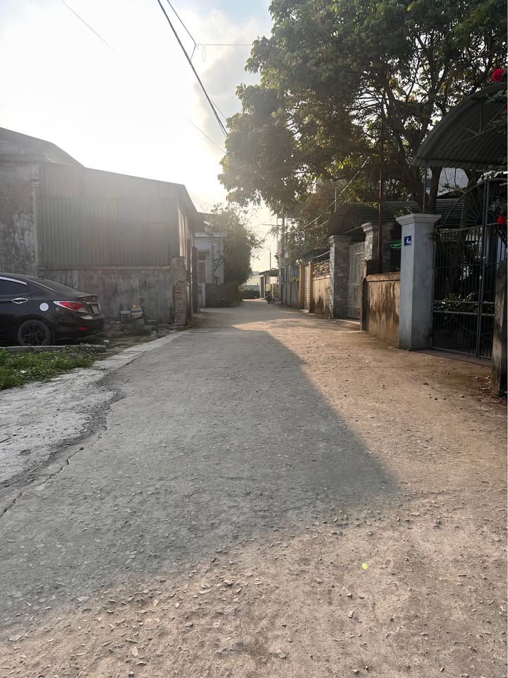 Đất lô góc Xóm Yên Vinh, 78m² giá chỉ 2.6 tỷ - Cơ hội hiếm có!