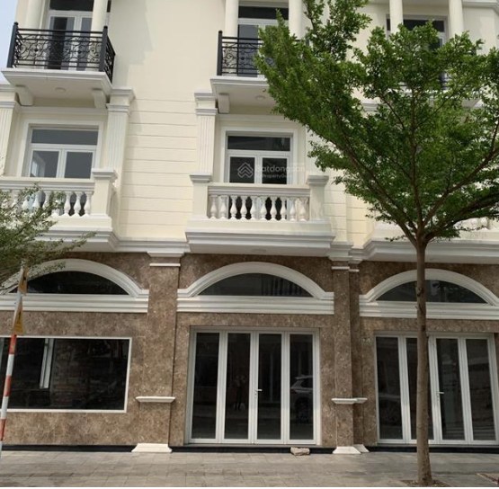 Bán nhà Townhouse ICON CENTRAL Premier Residence Dĩ An 64m² giá 5.2 tỷ - Sẵn sàng vào ở ngay!