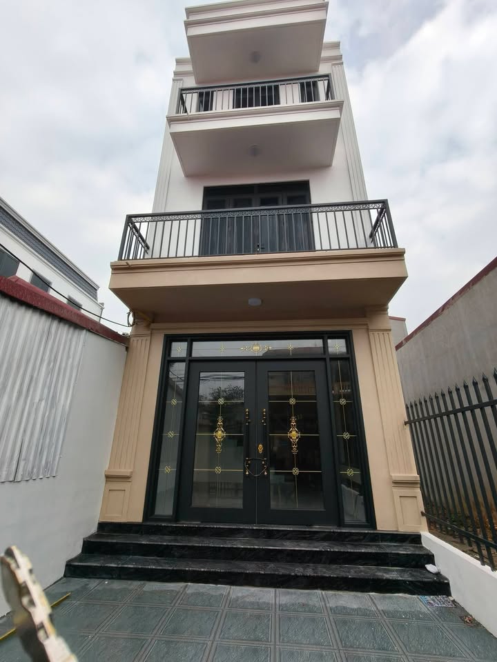 Nhà 3 tầng tại Phường Đông Kinh, Lạng Sơn 76m² giá 3 tỷ - Thiết kế hiện đại, ô tô vào tận sân!