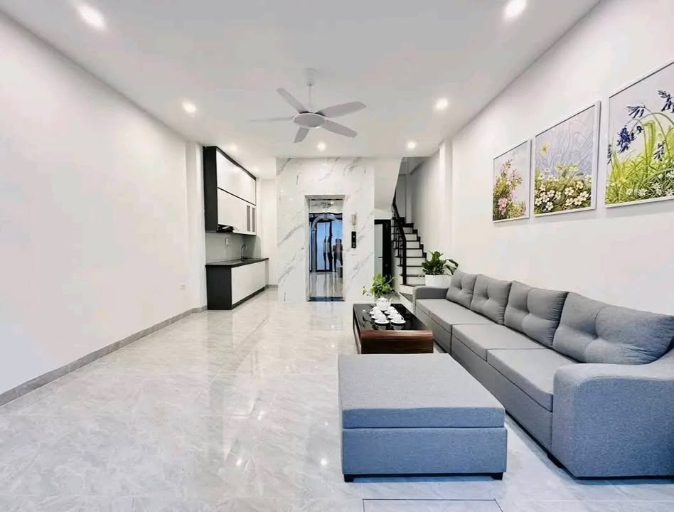 FrontHouse Giải Phóng 35m² giá 7.5 tỷ - Phù hợp kinh doanh ngay!