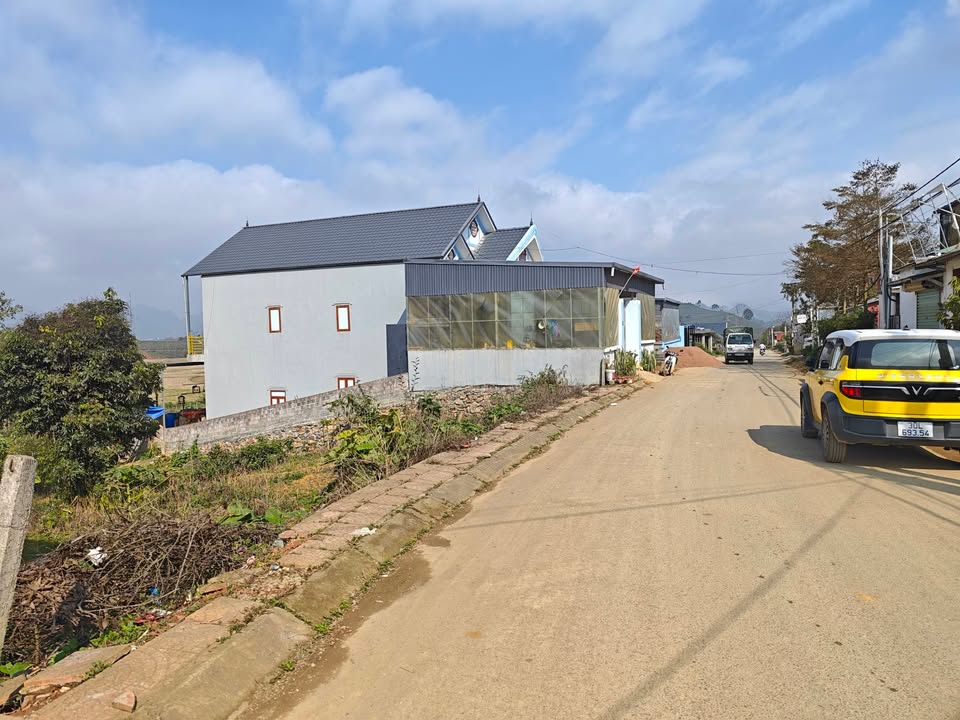 Đất nền mặt tiền đường hồ điều hòa Chiềng Đi 816m² giá tốt - Cơ hội đầu tư hấp dẫn!