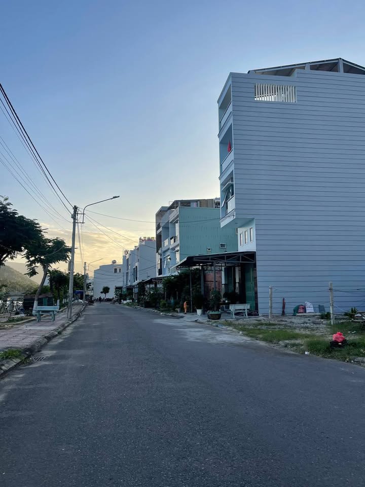 Nhà mặt tiền view sông Nhơn Bình Quy Nhơn 40.8m² giá 3.3 tỷ - Đầu tư sinh lời ngay!