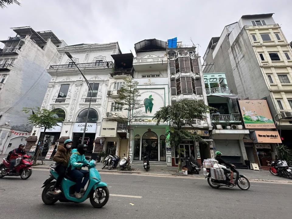 FrontHouse 90m² phố Lê Duẩn, Đống Đa, giá 55.5 tỷ - Cơ hội đầu tư đắc địa!