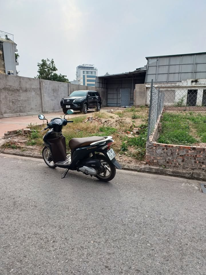 Đất đẹp tại Ngõ 565 Bát Khối, Long Biên 61m² giá 8.3 tỷ - Sổ đỏ chính chủ!