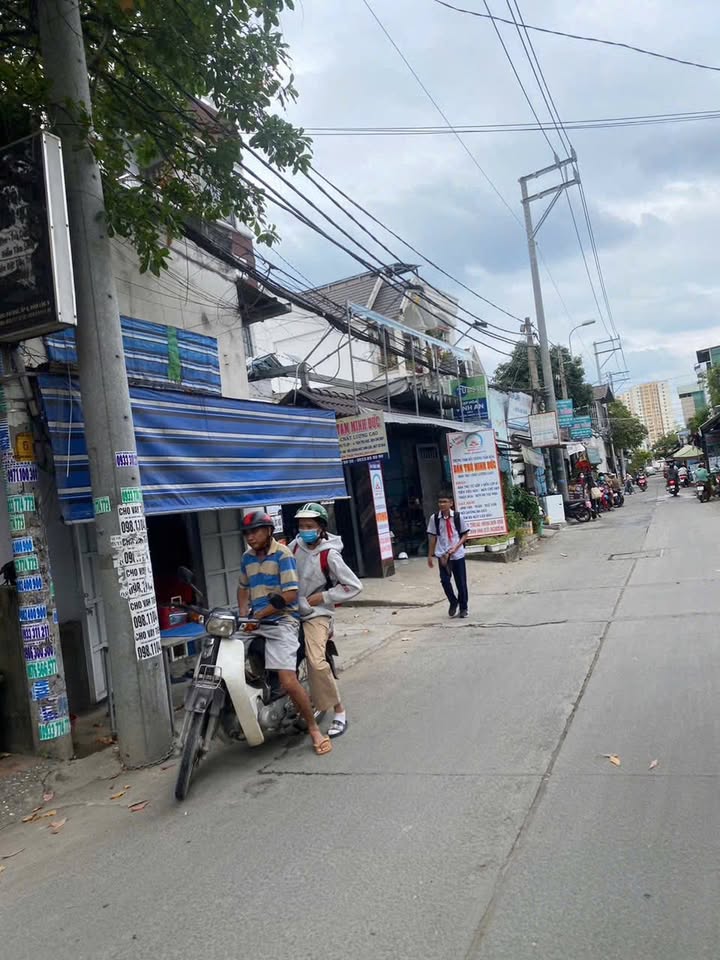 Nhà lầu + dãy trọ trên đường Huỳnh Văn Bánh, 300m² giá 16.9 tỷ - Đầu tư sinh lời ngay!